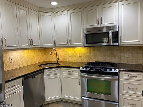 5th image of 4014 Crawford Ct