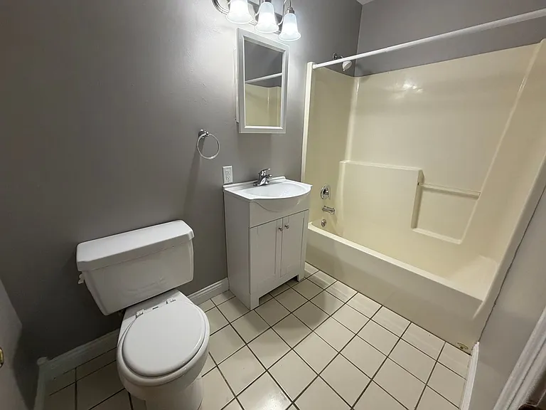 810 Huestis Ave — Photo 5