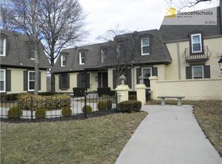 10738 Glenwood St APT D, Overland Park, KS 66211