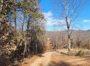 21 Hickory Dr, Taylorsville, NC 28681