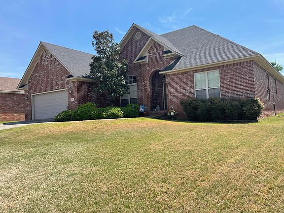 2nd image of 140 Thornwood Ln