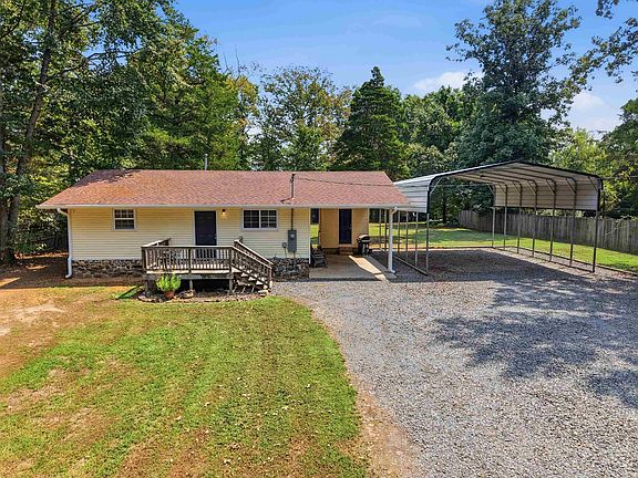 2nd image of 29 Pine Needle Rd