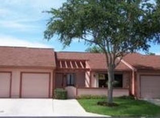 8 Rogart Cir, Boynton Beach, FL 33426