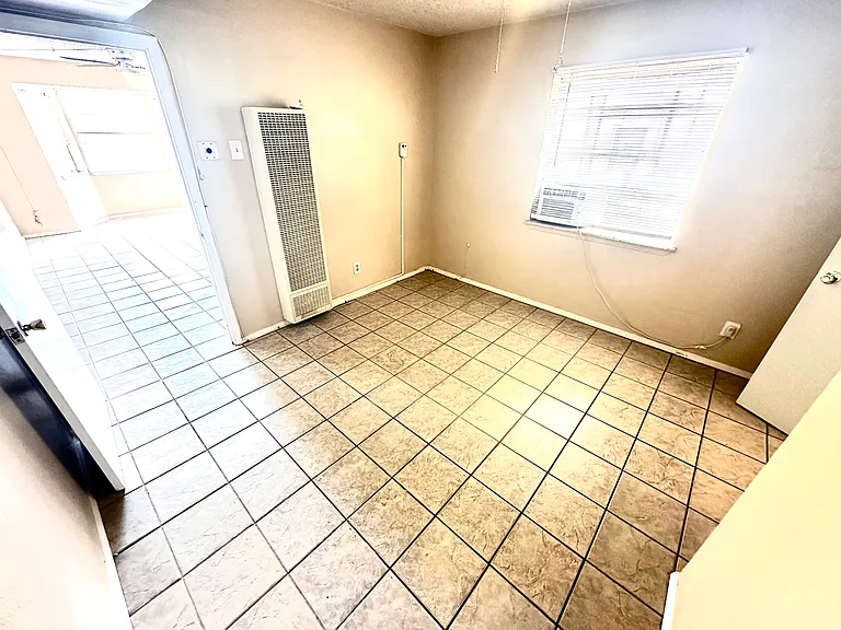 7505 Acapulco Ave — Photo 20