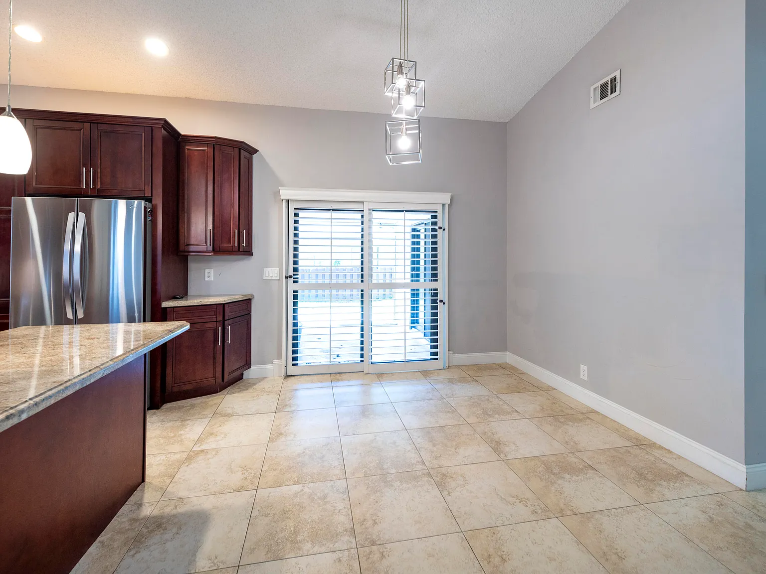 2 bed, 2.0 bath, 1583 sqft, $2,800 — Photo 4