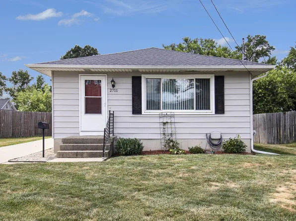 2711 Meyer Ave SW, Wyoming, MI 49519