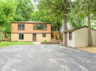 43 S Holly Ave, Fox Lake, IL 60020