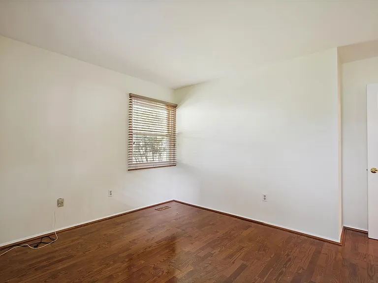 4607 Marshall Hall Ln — Photo 32