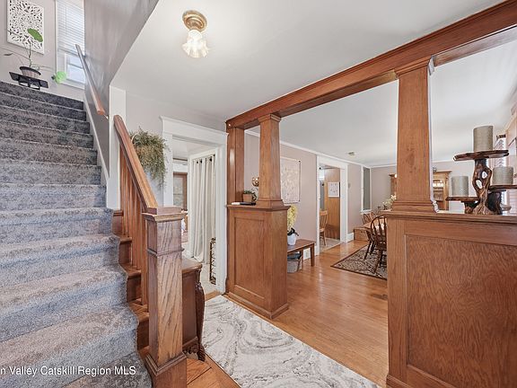 3rd image of 40 Grandview Avenue