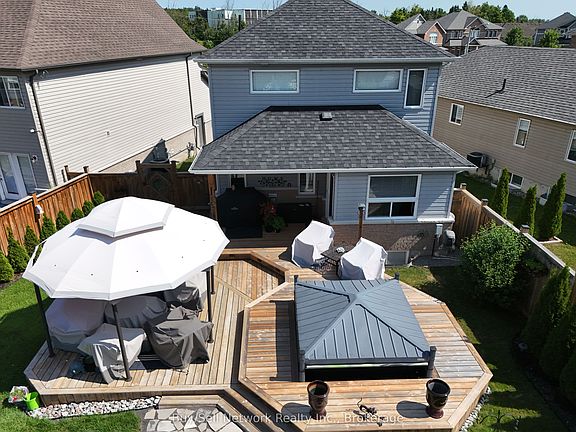 3rd image of 12 Summer Ln