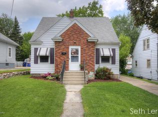 1131 Arianna St NW, Grand Rapids, MI 49504