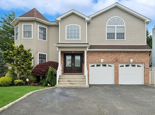287 Atlantic Ave, Massapequa Park, NY 11762
