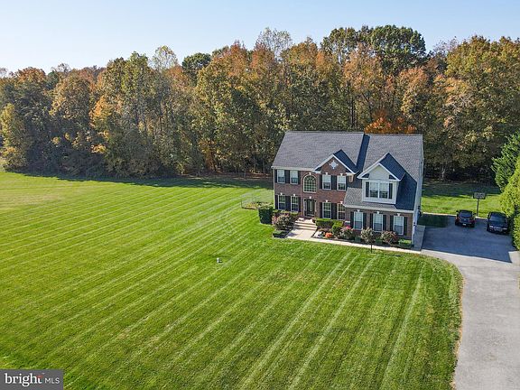 3rd image of 25863 Troy Ct