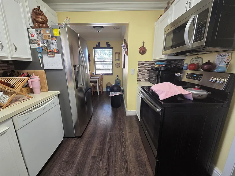 5975 Forest Hill Blvd #206 — Photo 4