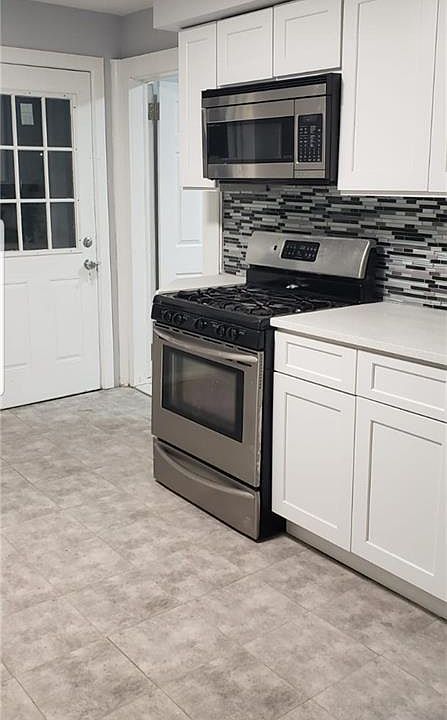 2nd image of 254 Charles Ave #2