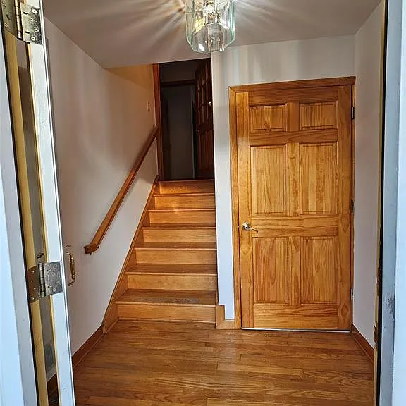 120 Johnson Ave — Photo 3