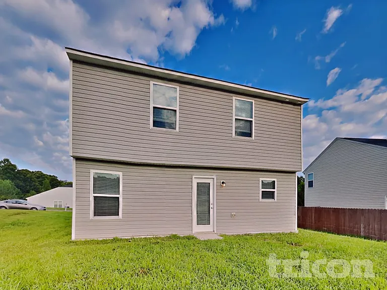 1110 Langston Dr — Photo 16