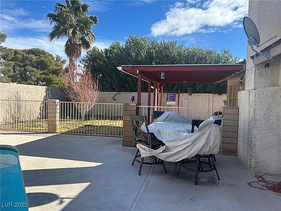 3rd image of 3034 Chapala Dr