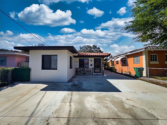 5th image of 2620 SW 32nd Avenue