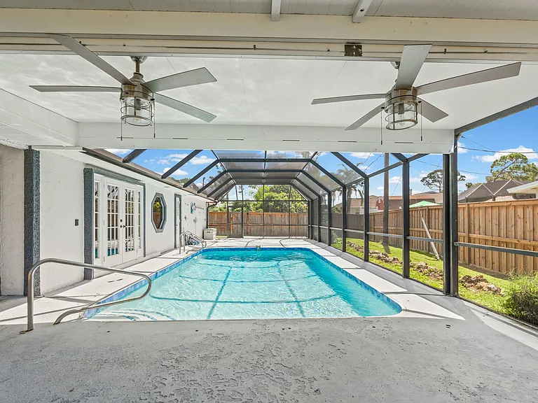 240 Eider Rd — Photo 44