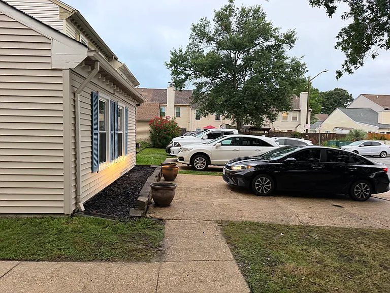 307 Gambrill Ct — Photo 11