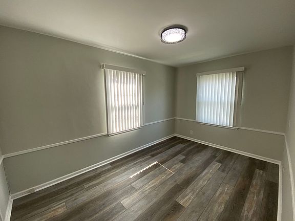 5th image of 1049 E Carson St #5