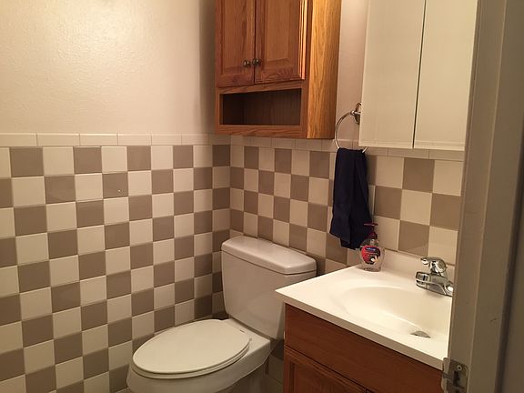 Lower half bath