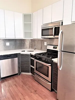 Rented by The Hamilton Group | media 21