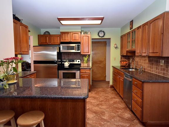 4th image of 21 Campbell St