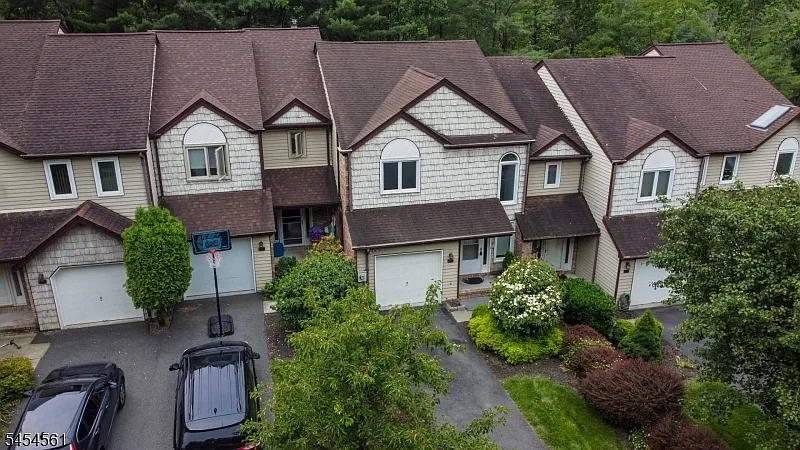 15 Averell Dr