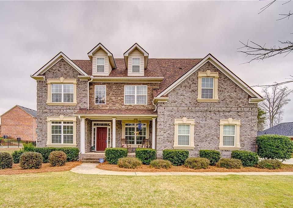 1st image of 209 Fannin Ln