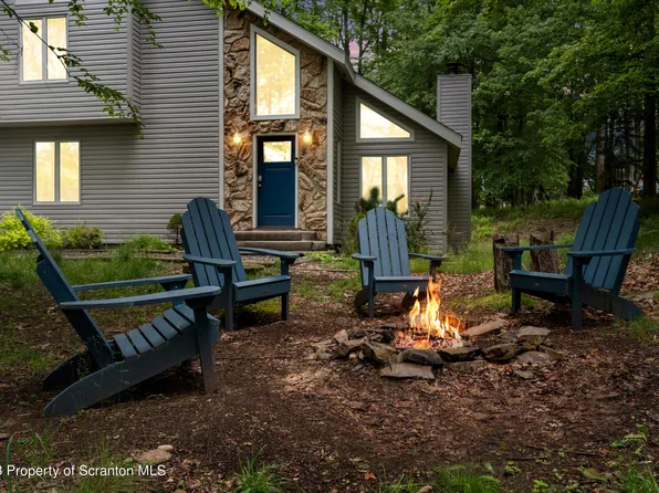 12 Glen Side Dr, Gouldsboro, PA 18424