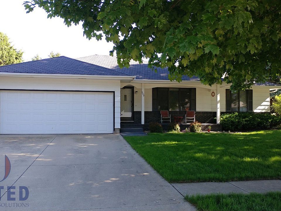 1st image of 909 E 29th St