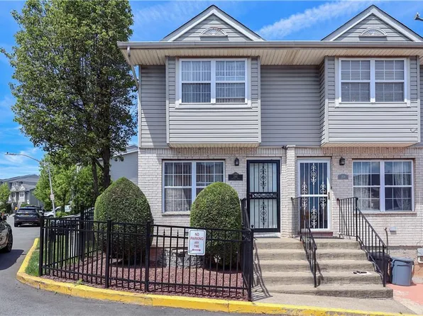 266 Skyline Dr, Staten Island, NY 10304