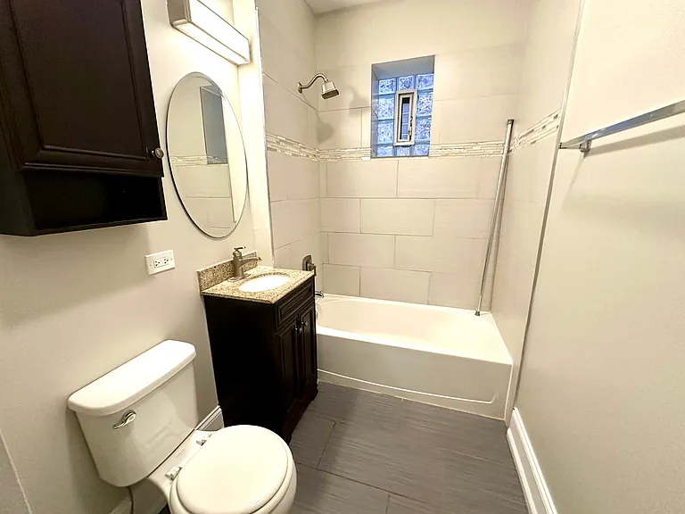 909 N Leavitt St #2R — Photo 15