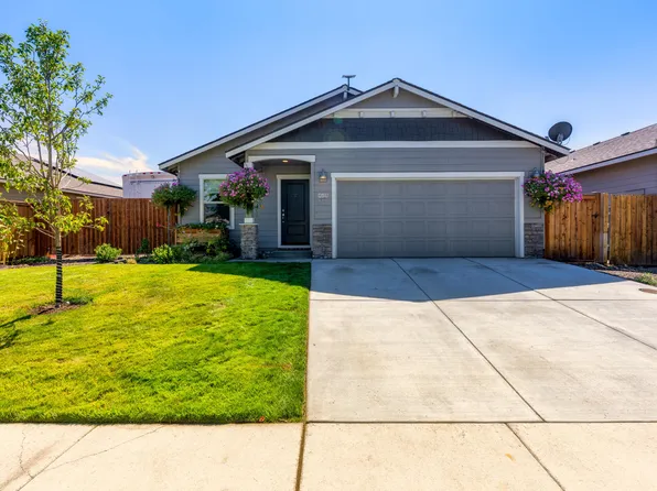 2466 SW Metolius Ave, Redmond, OR 97756