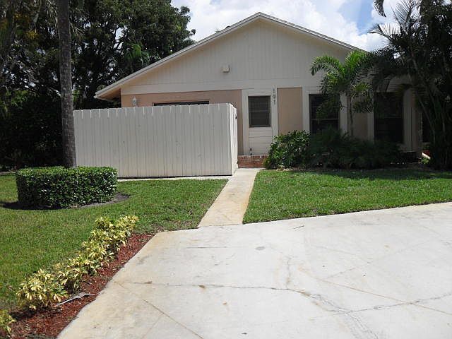1st image of 191 SE 1st Cir #6A