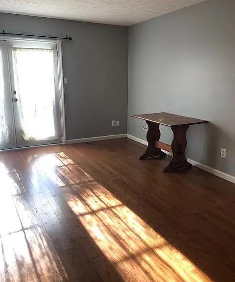 641 Shadywood Ln — Photo 9
