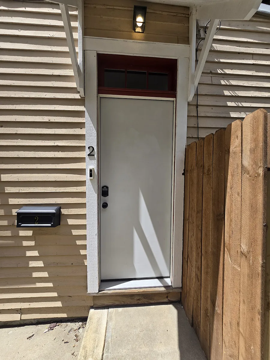 Building Photo - 548 Klotter Ave