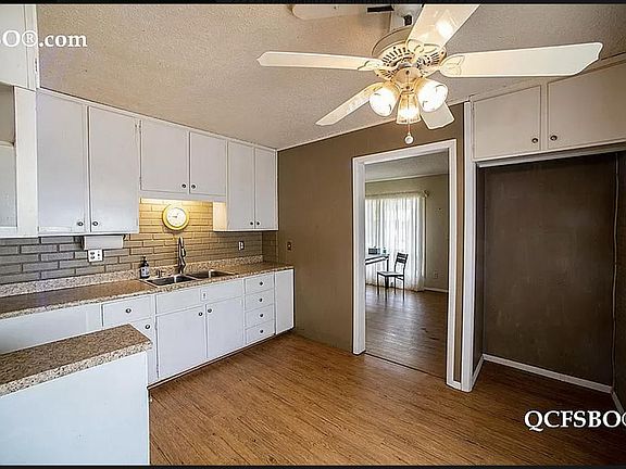 4th image of 2222 Waveland Dr
