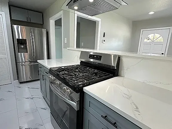 3 bed, 1092 sqft, $2,200 — Photo 3