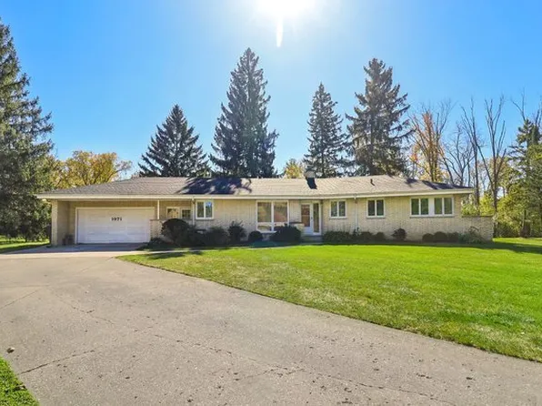 1971 Red Fox Ln, Libertyville, IL 60048