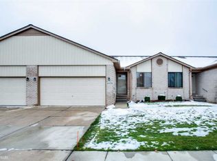 26172 Annagrove Ln, Chesterfield, MI 48051