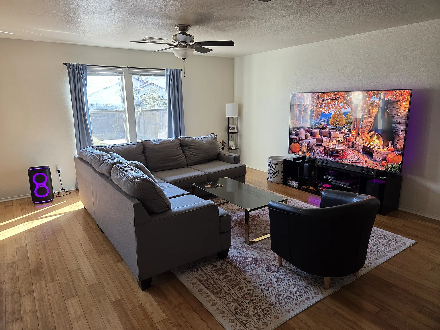 4 bed, 2.5 bath, 2060 sqft, $2,100 — Photo 3