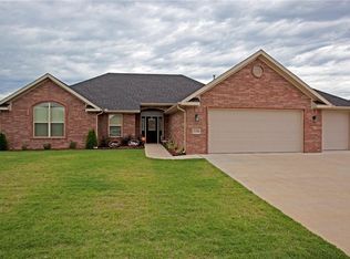 1130 Chattie Dr, Centerton, AR 72719