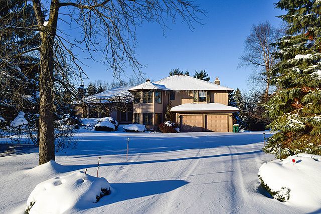 1st image of 22422 W Cambridge Dr