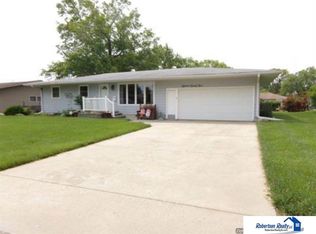 1823 Sara Rd, Beatrice, NE 68310