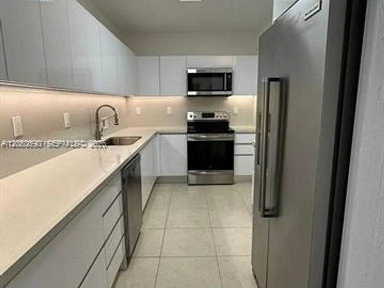10185 Collins Avenue Cu #1103 — Photo 16