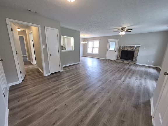 4th image of 5641 Pepperbush Dr