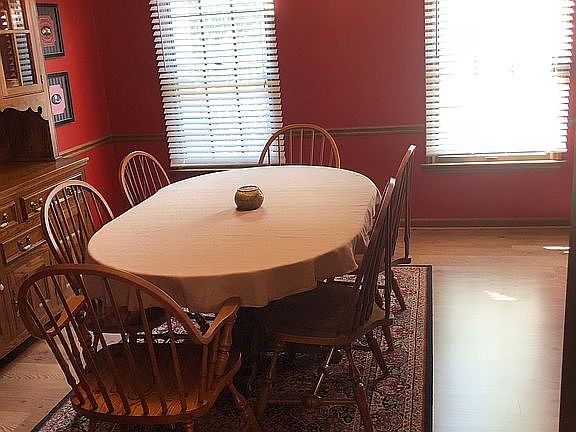 5th image of 942 Barclay Ct
